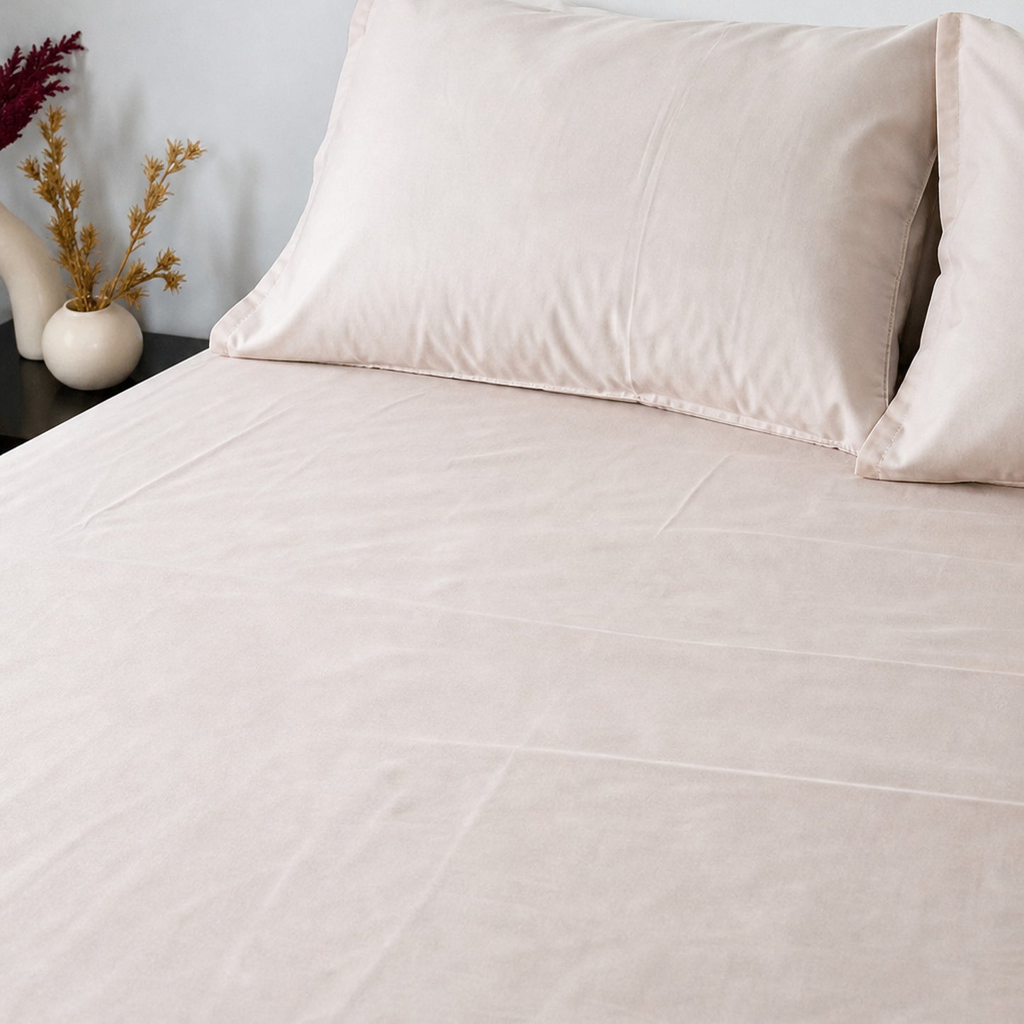 Homlin Sateen Cotton Bedsheet - 500 TC product photo - 09-bedsheet-set-white-pillow-detail.jpg