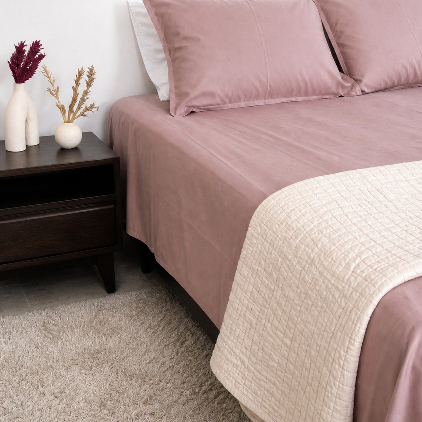 Homlin Luxury Sateen Cotton Bedsheet - 800 TC product photo - 18-bedsheet-set-mauve-front-vertical.jpg