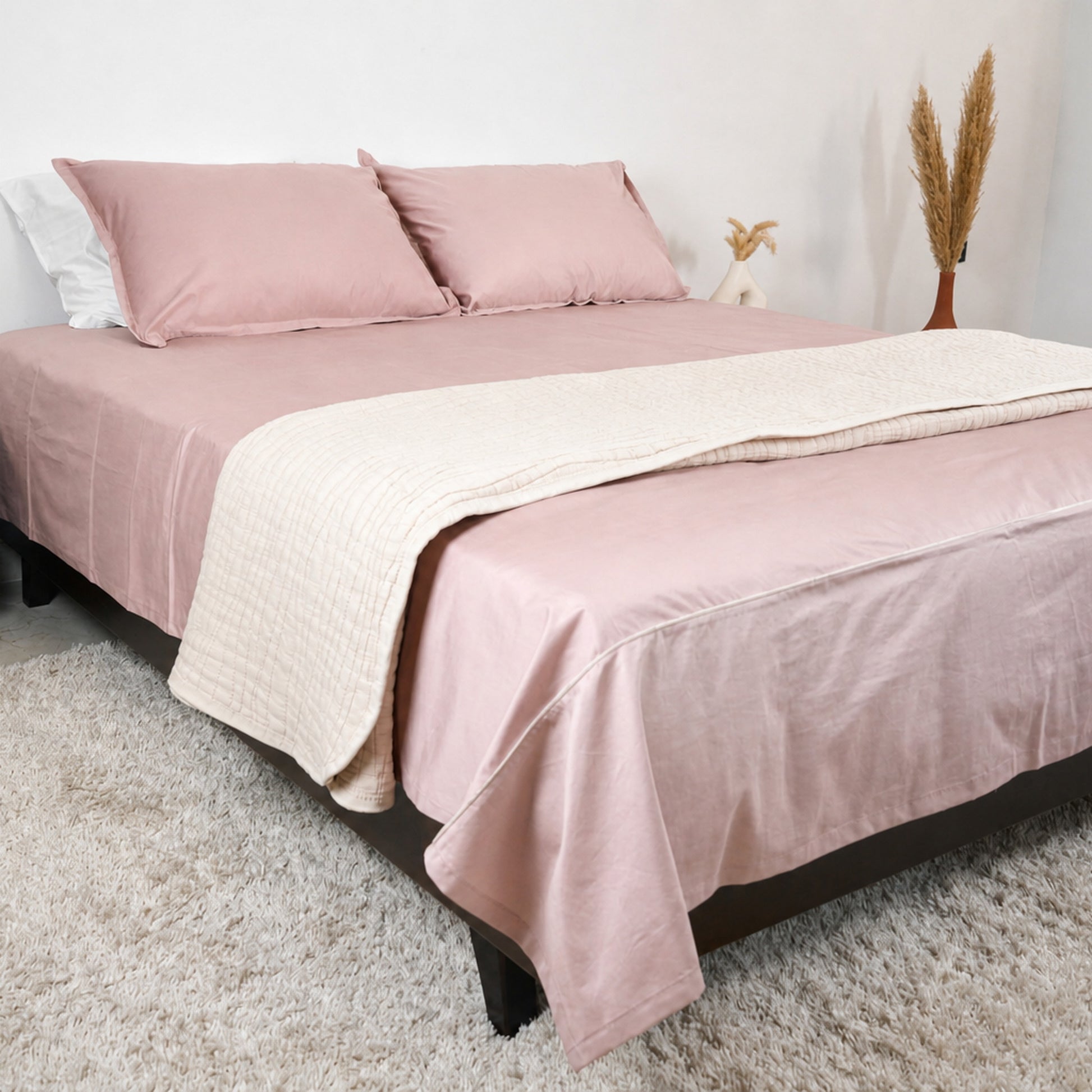 Homlin Luxury Sateen Cotton Bedsheet - 800 TC product photo - 25-bedsheet-set-mauve-full-wide.jpg