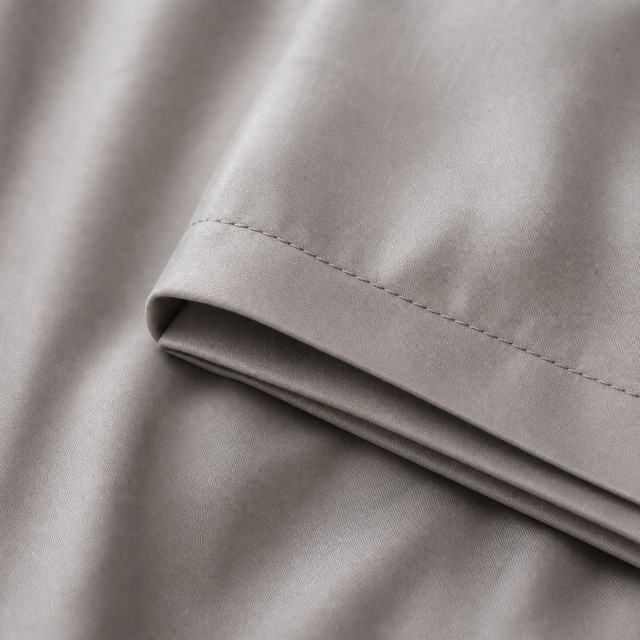 600 TC Homlin cotton sateen fabric detail and hem stitching